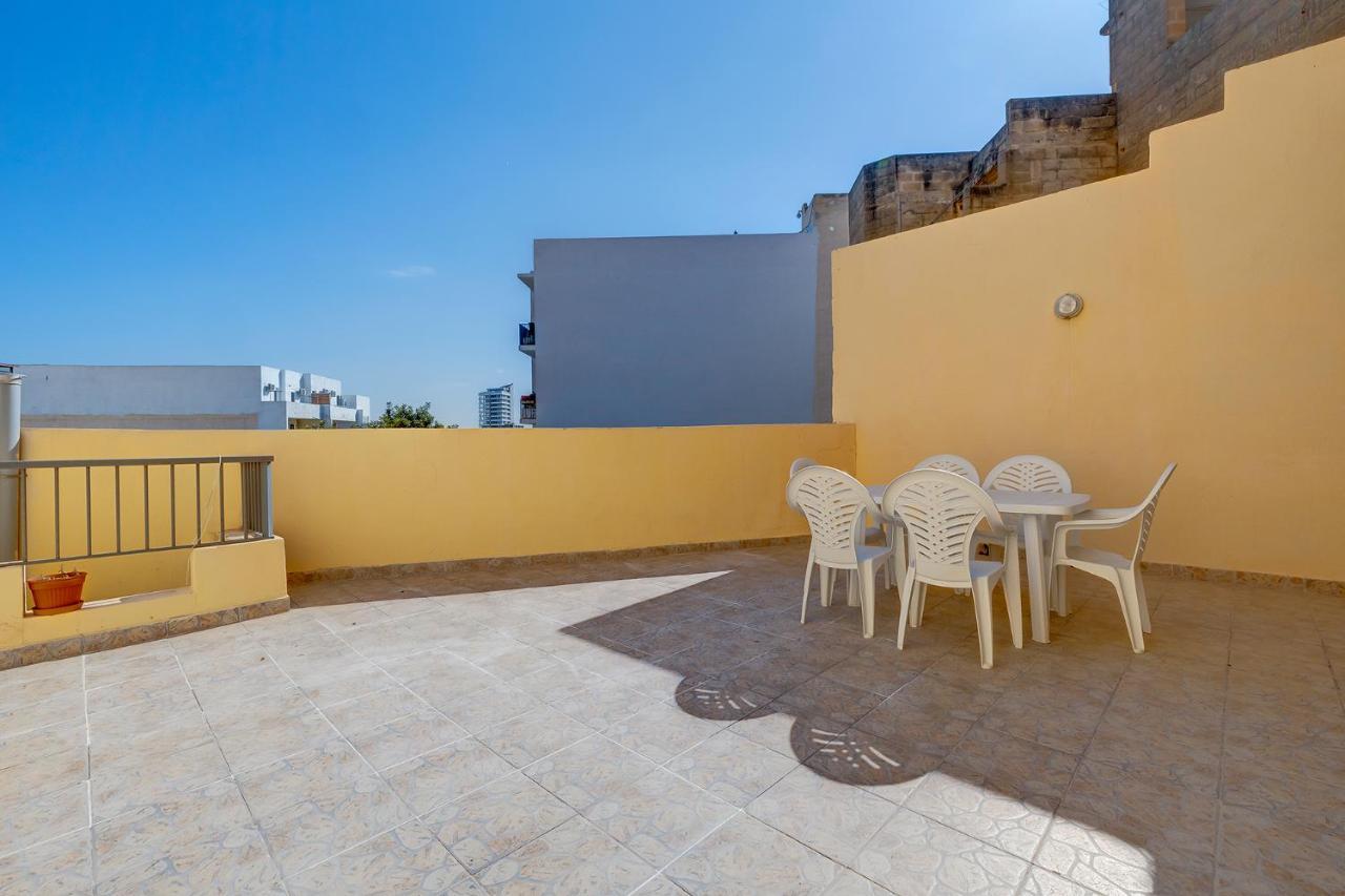Modern 2 Bedroom Maisonette In Central Слима Экстерьер фото