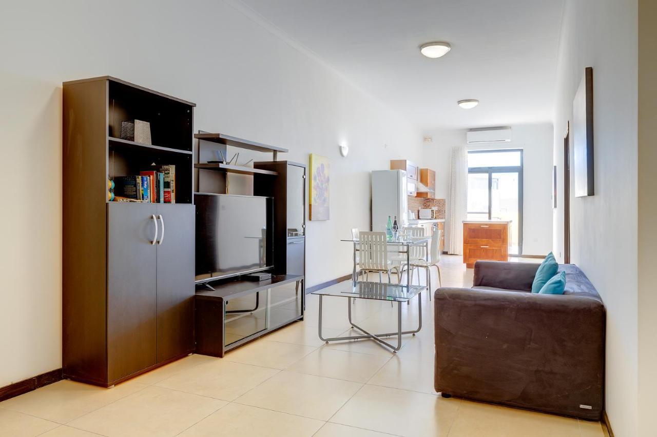 Modern 2 Bedroom Maisonette In Central Слима Экстерьер фото