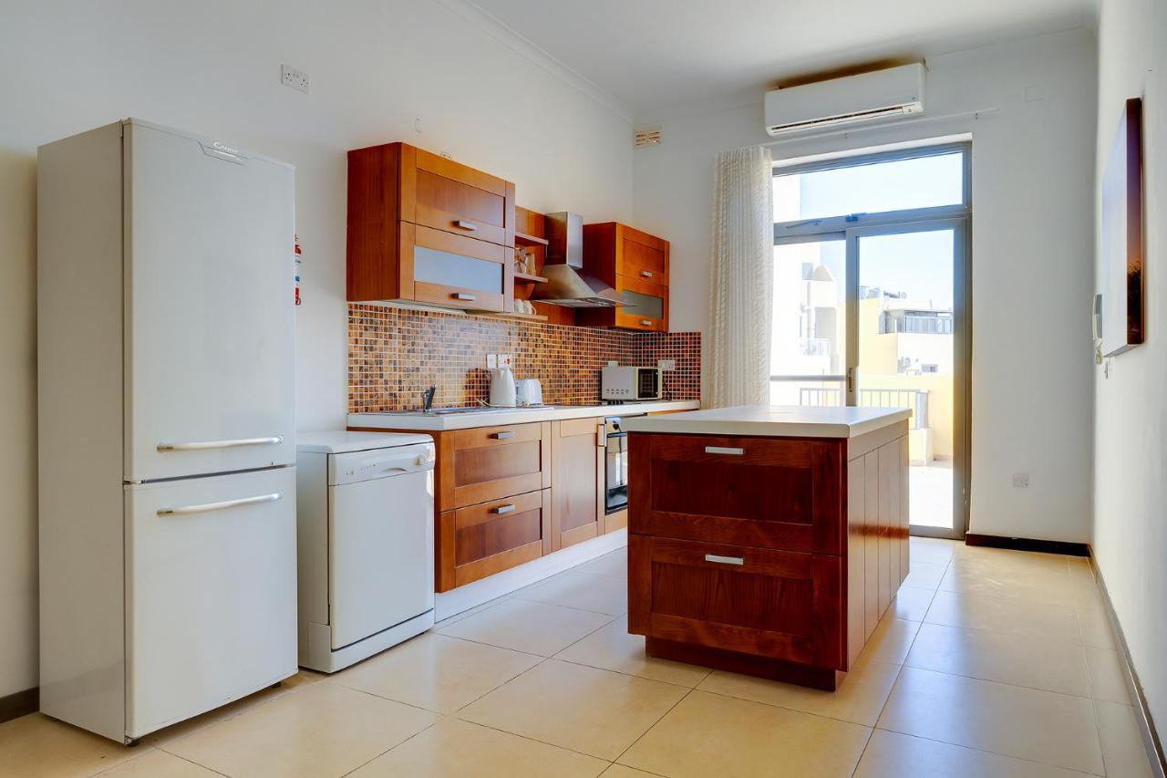 Modern 2 Bedroom Maisonette In Central Слима Экстерьер фото